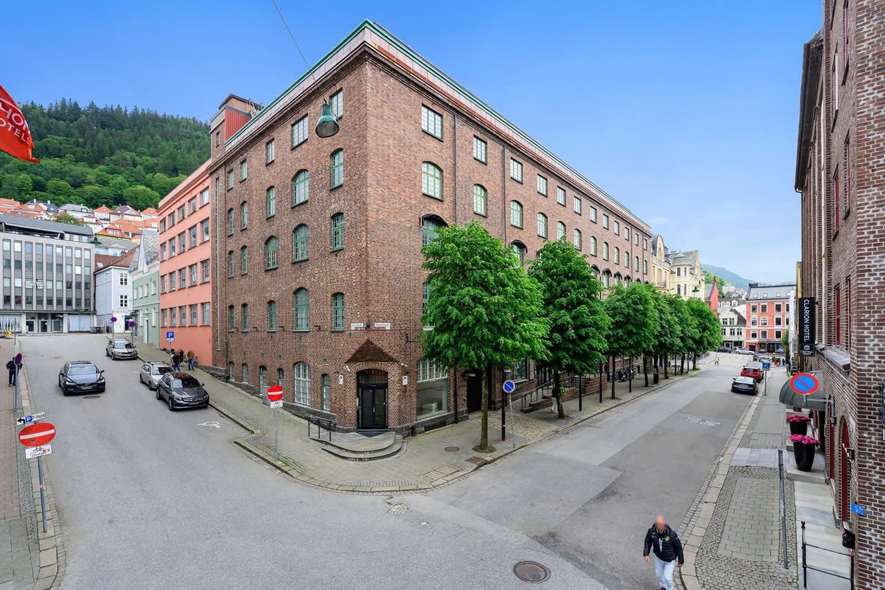 Attraktive kontorlokaler i toppetasje med kantine - sentralt i Bergen sentrum