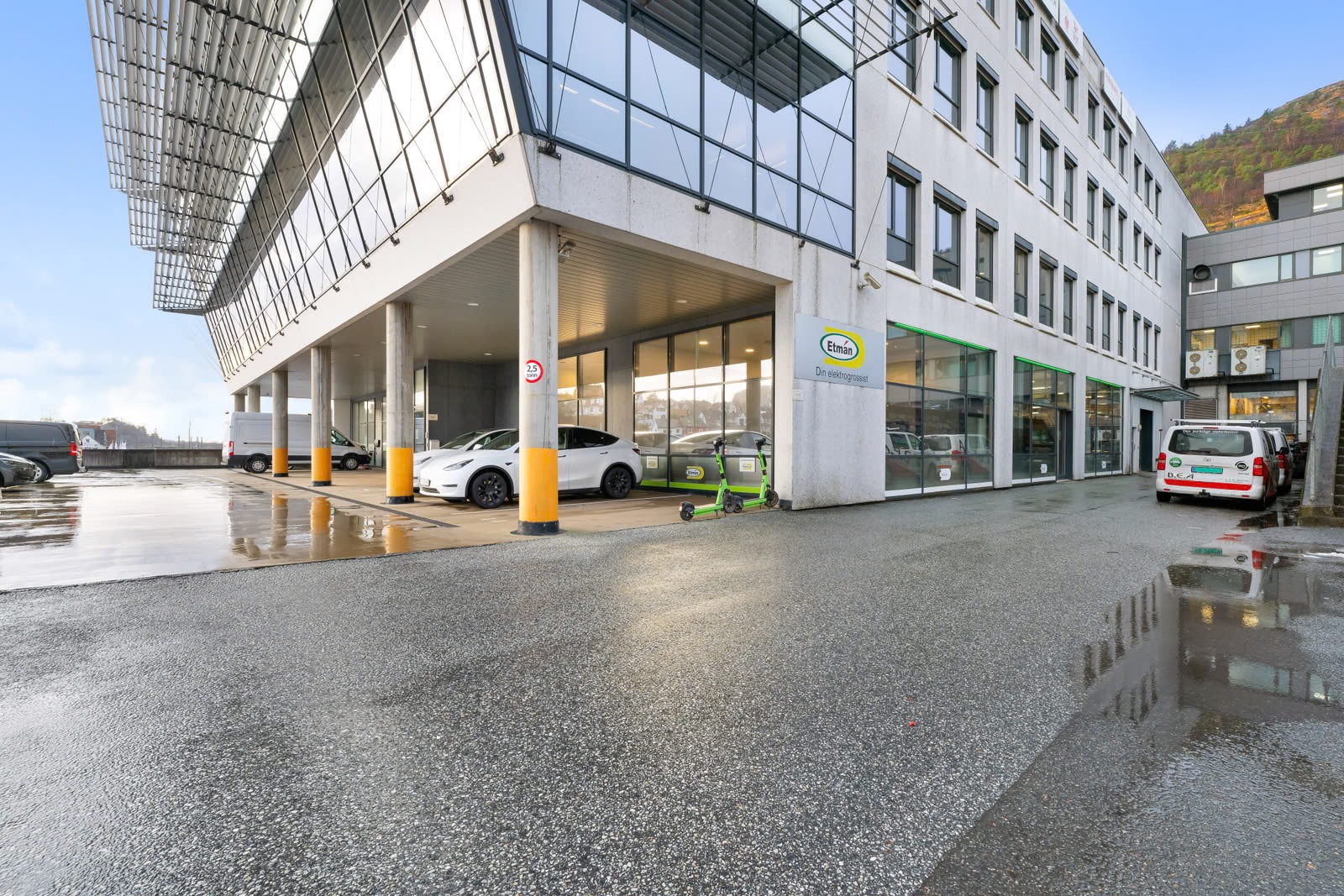 Sjelden mulighet til å leie handel-/kombinasjonslokale i Kanalveien fra BTA 550 - 2 000 m²
