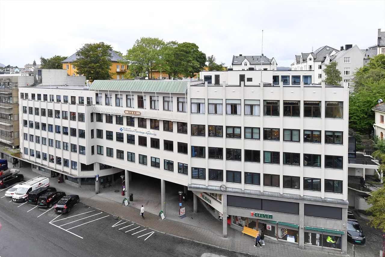Pene og effektive kontorlokaler i beste bysentrum. Innredes etter leietakers spesifikasjoner