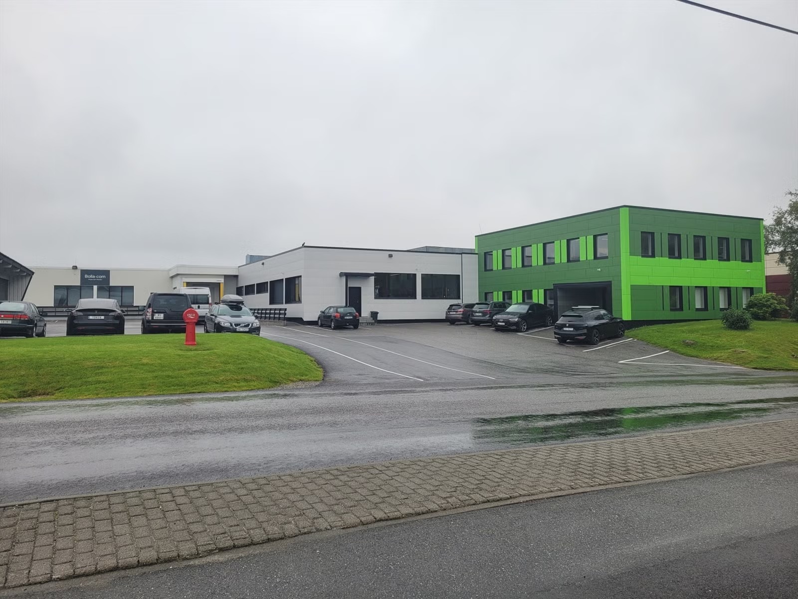 Sentralt beliggende lager/​produksjonslokale med god tilkomst og rampe. Vegsund/​Blindheim