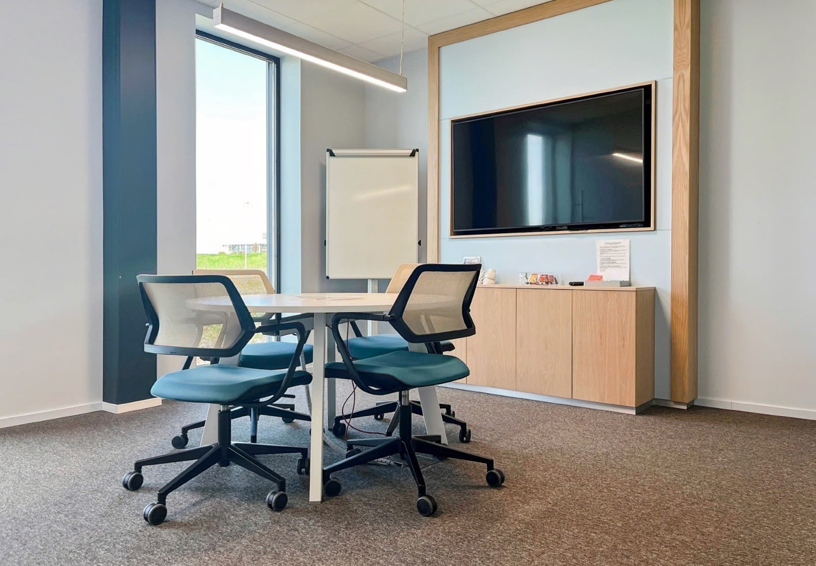 Tilgang til profesjonell kontorplass for 4 personer i Regus Flesland Airport med alt inkludert