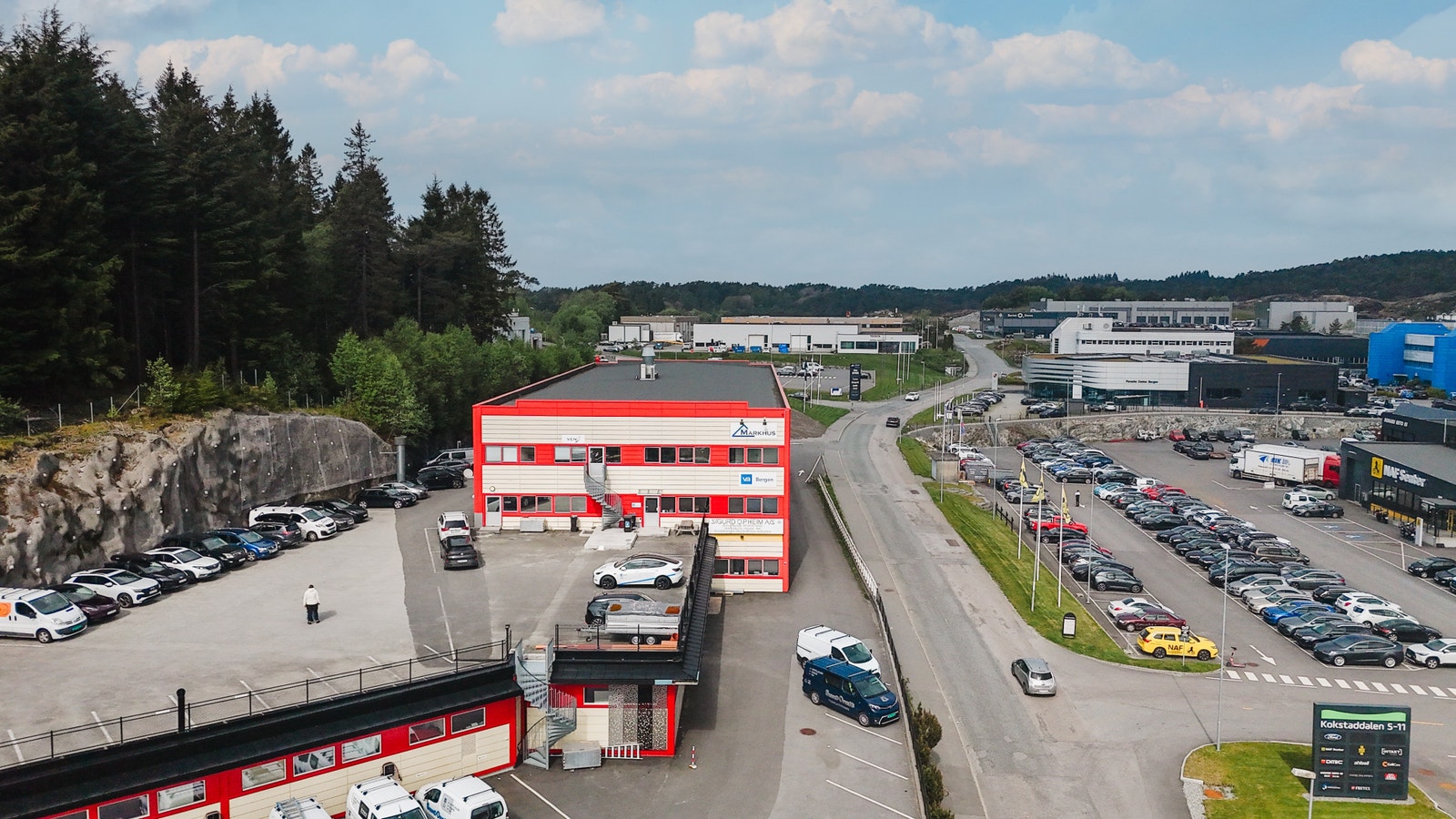 Attraktive kombinasjonslokaler med sentral beliggenhet på Kokstad